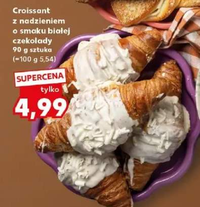 Croissant z nadzieniem o smaku białej czekolady