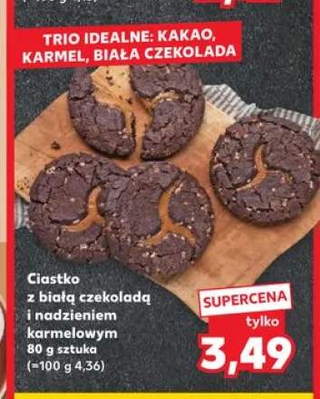 Ciastko z białą czekoladą i nadzieniem karmelowym