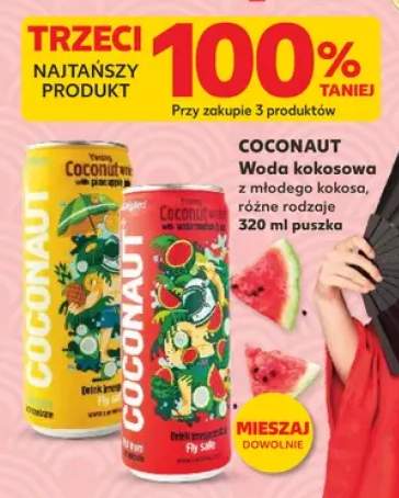 Woda kokosowa z młodego kokosa Coconaut with pineapple
