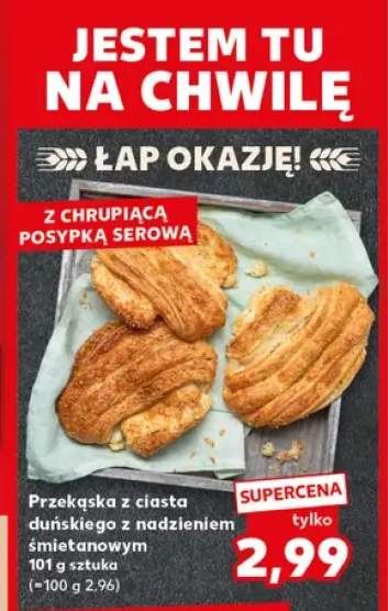 Przekąska z ciasta duńskiego z nadzieniem śmietankowym