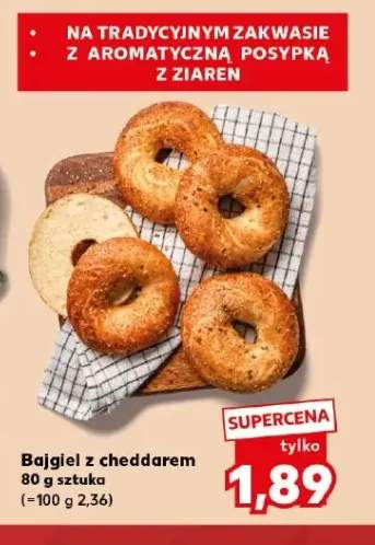 Bajgiel z cheddarem